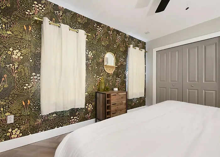 Hostwise - King Beds, Park Free, Great Walk Score * Pittsburgh