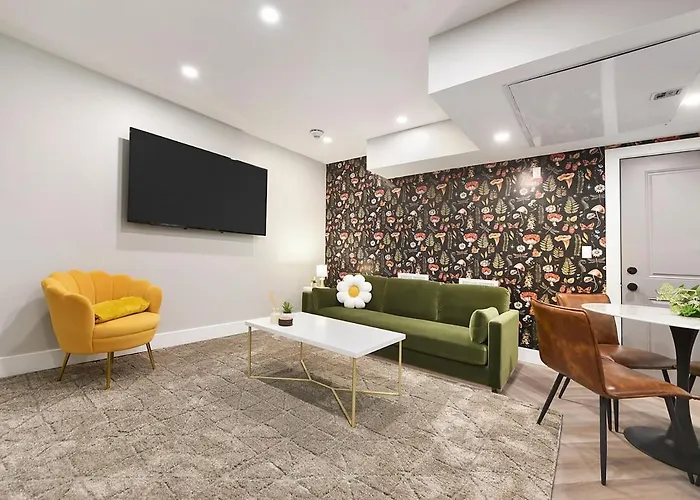 Holiday home Hostwise - King Beds, Park Free, Great Walk Score